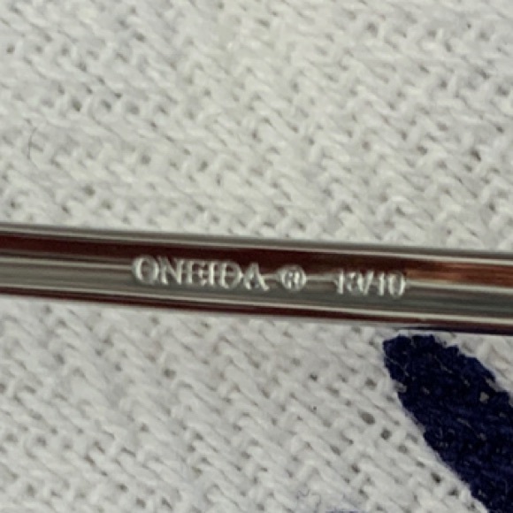 Oneida Juilliard Cocktail/Oyster Forks Set/6 Stainless Steel 18/10 NWOT - Picture 2 of 7